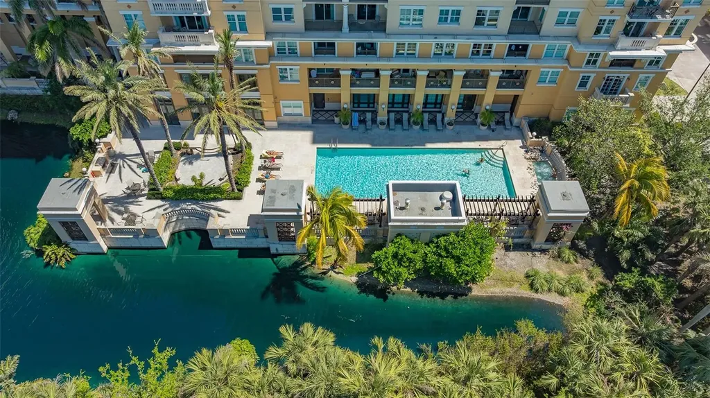 750 N Tamiami Trail Sarasota FL 34236