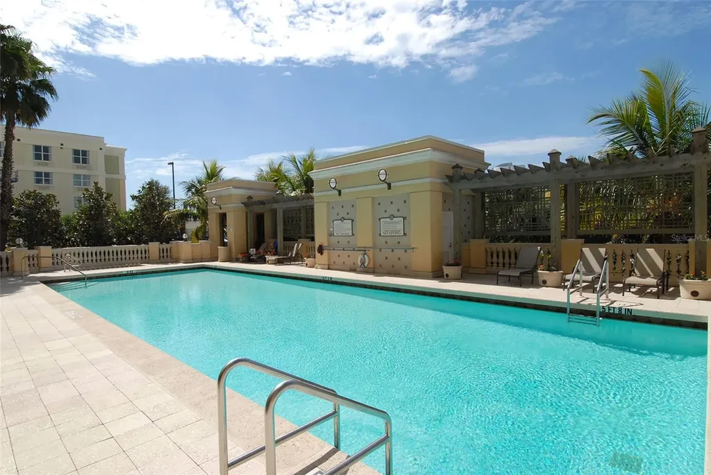 750 N Tamiami Trail Sarasota FL 34236
