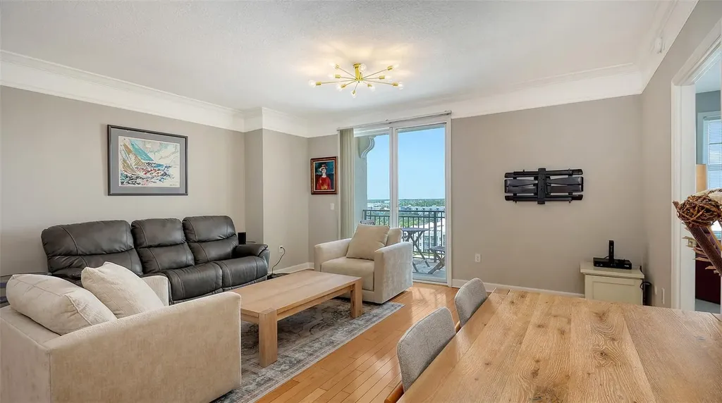 750 N Tamiami Trail Sarasota FL 34236