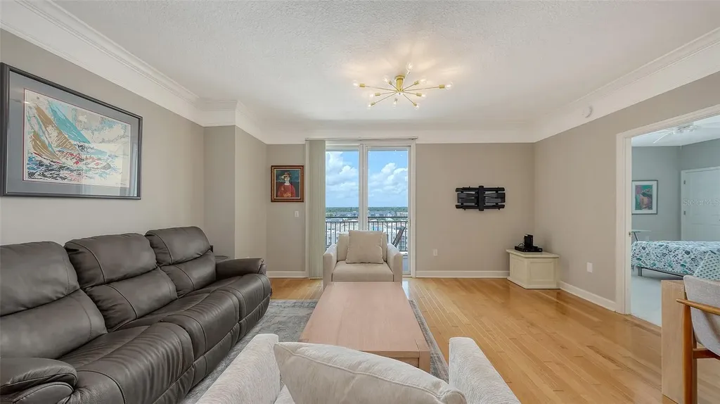 750 N Tamiami Trail Sarasota FL 34236