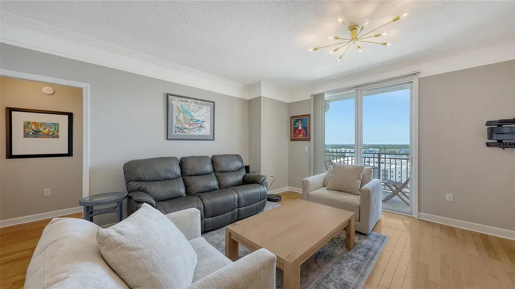 750 N Tamiami Trail Sarasota FL 34236