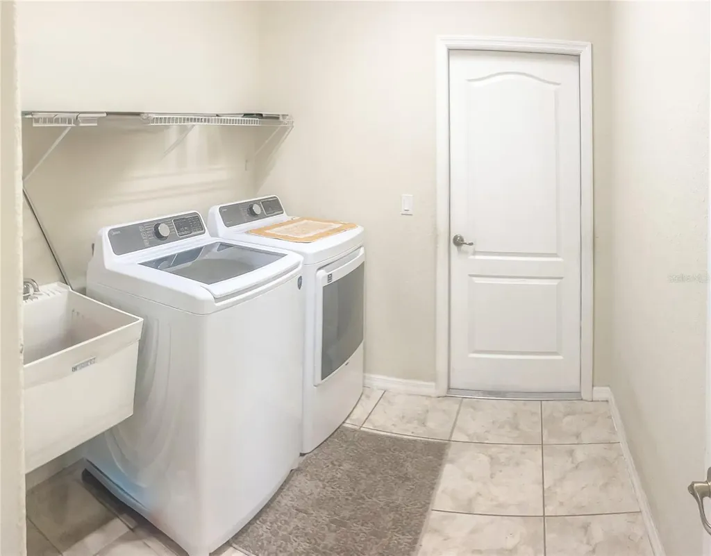 7243 Bahama Swallow Avenue Weeki Wachee FL 34613