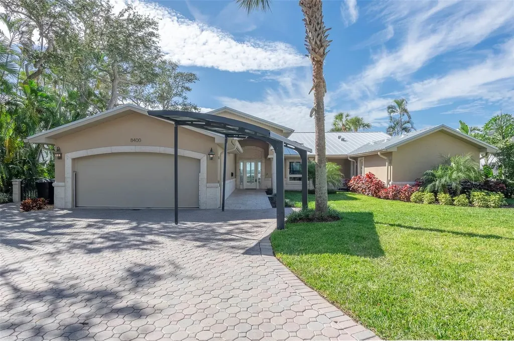 8400 35th Avenue N St Petersburg FL 33710