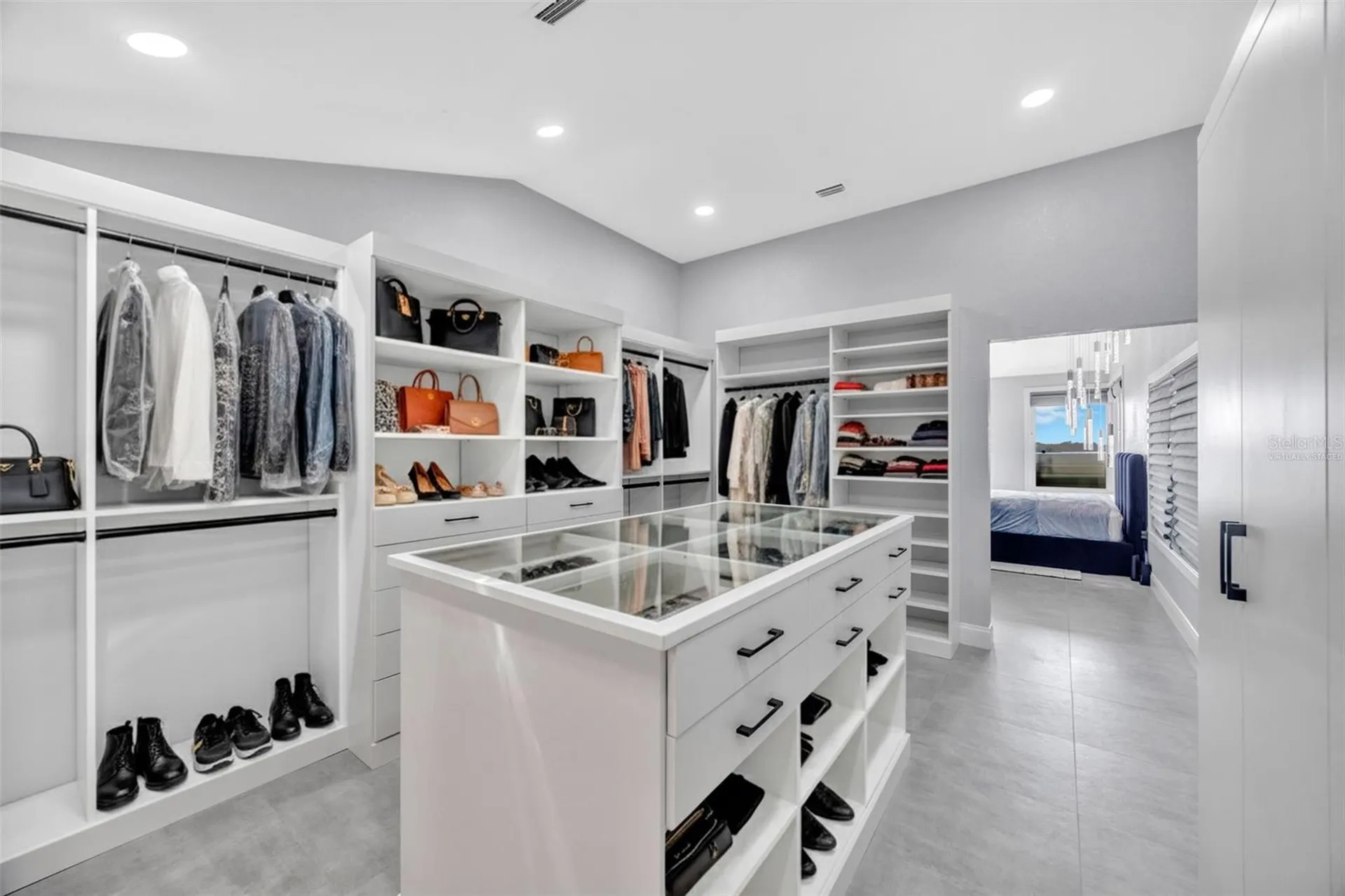 8400 35th Avenue N St Petersburg FL 33710