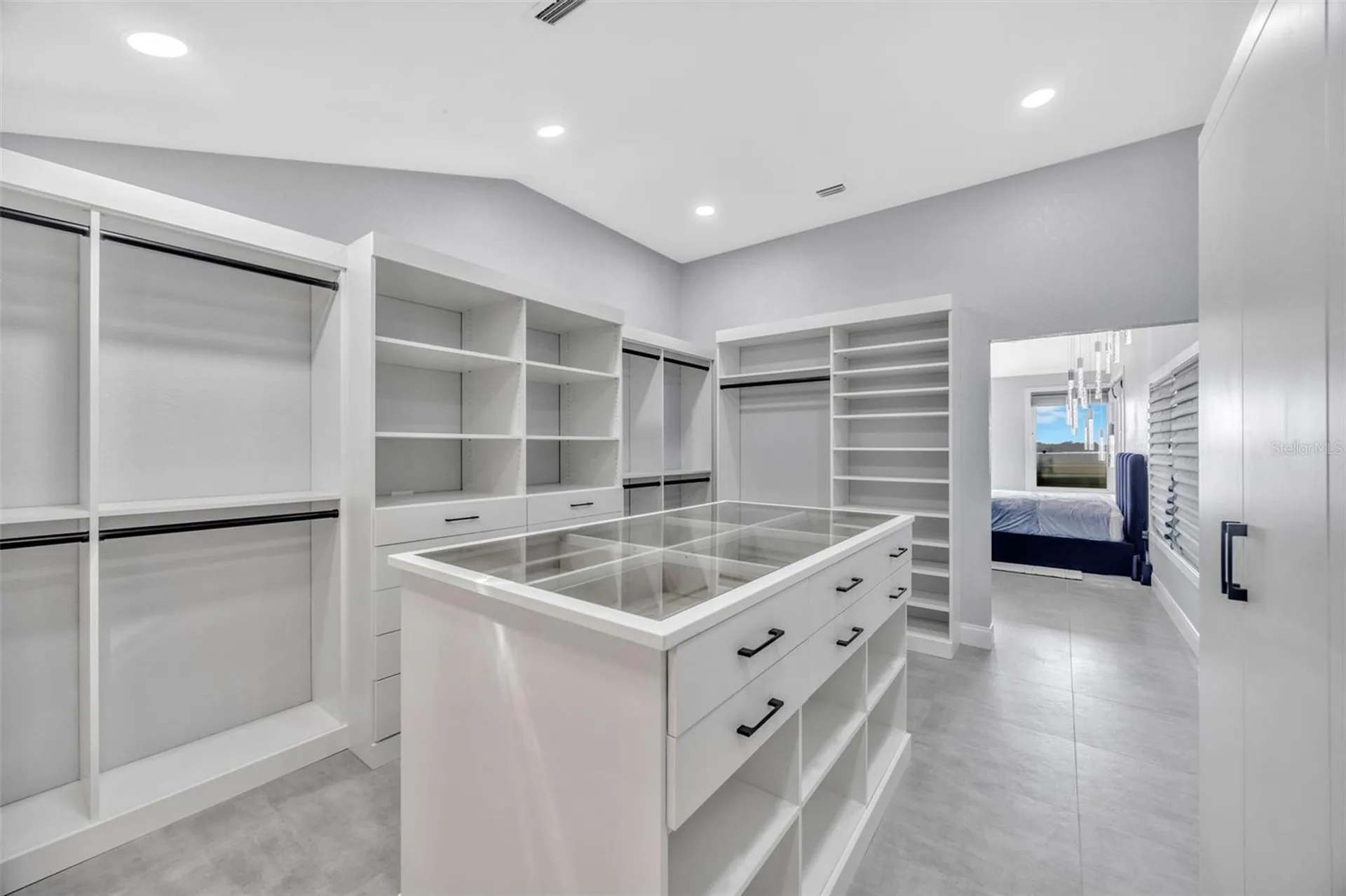8400 35th Avenue N St Petersburg FL 33710