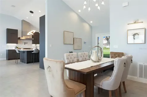 8400 35th Avenue N St Petersburg FL 33710
