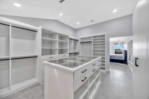 8400 35th Avenue N St Petersburg FL 33710