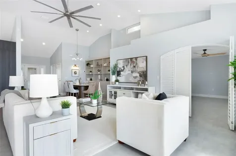 8400 35th Avenue N St Petersburg FL 33710