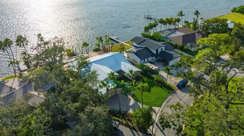 8400 35th Avenue N St Petersburg FL 33710