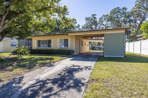 10256 51st Avenue N St Petersburg FL 33708