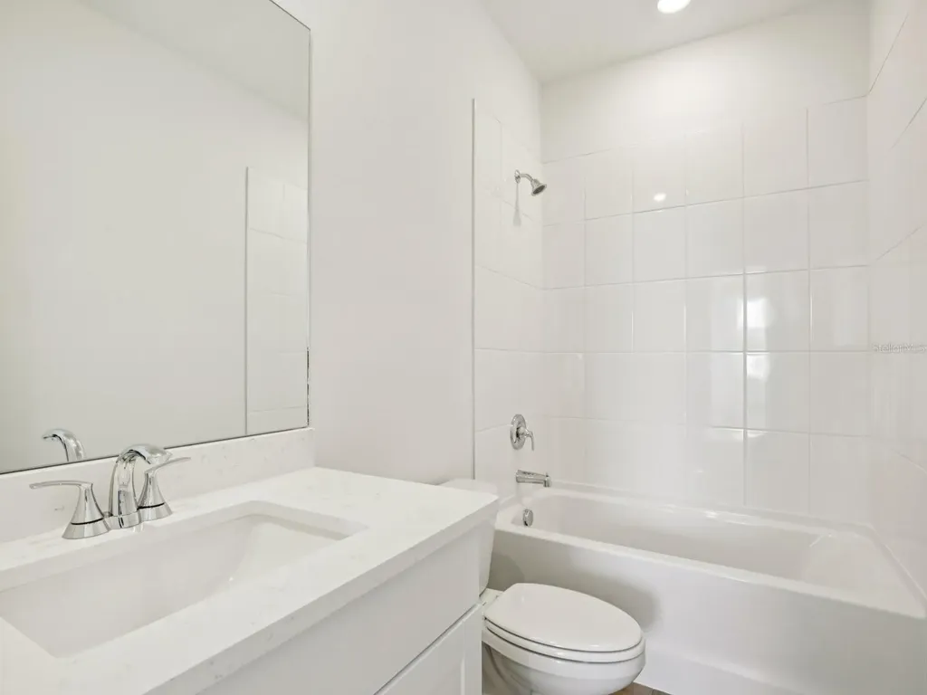 9016 Venetia Court Palmetto FL 34221