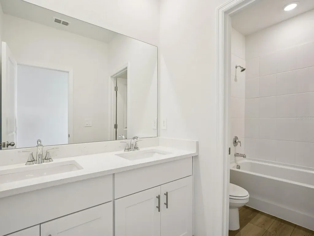 9016 Venetia Court Palmetto FL 34221