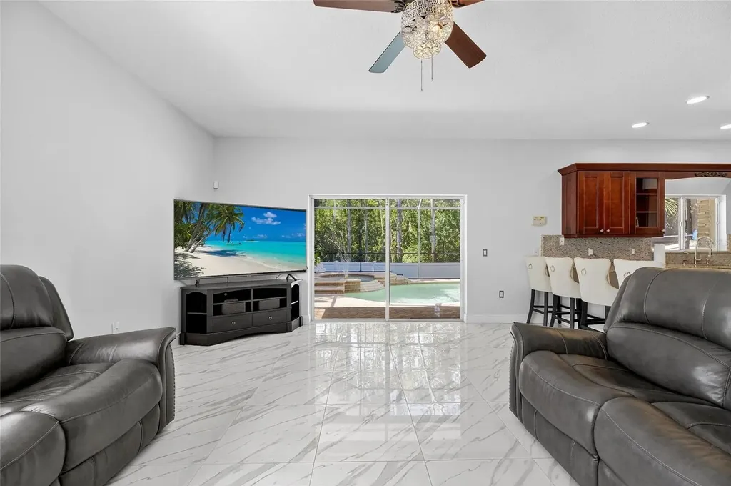 382 Rosalind Lane Oldsmar FL 34677