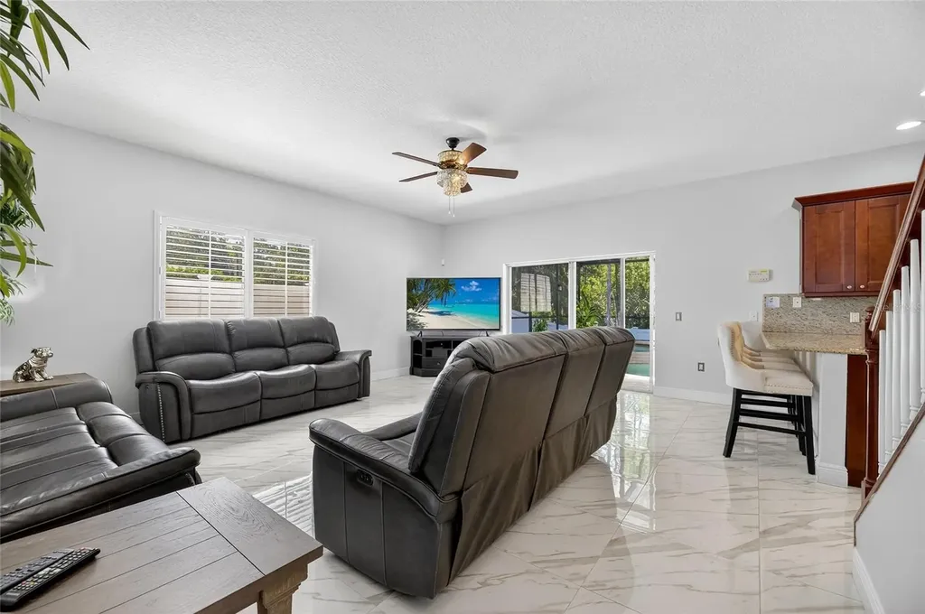 382 Rosalind Lane Oldsmar FL 34677