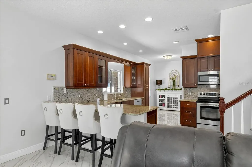 382 Rosalind Lane Oldsmar FL 34677