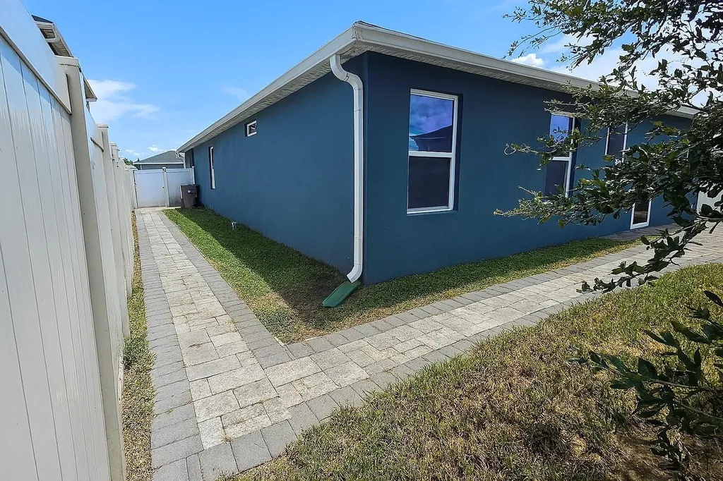 1724 Ranger Highlands Road Kissimmee FL 34744