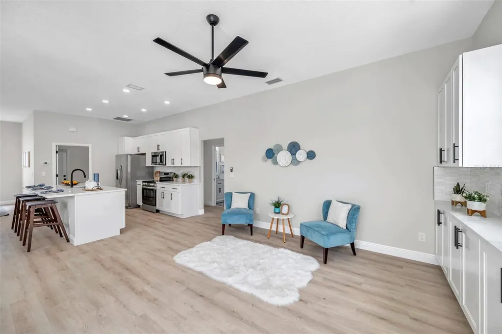3720 72nd Avenue Circle E Sarasota FL 34243