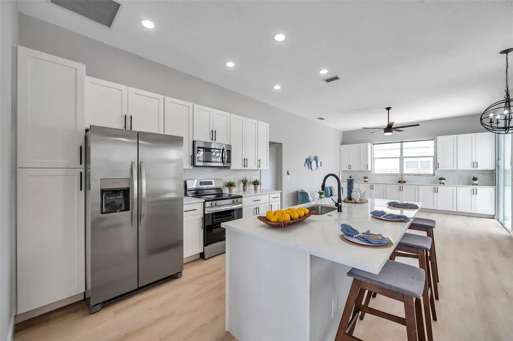 3720 72nd Avenue Circle E Sarasota FL 34243
