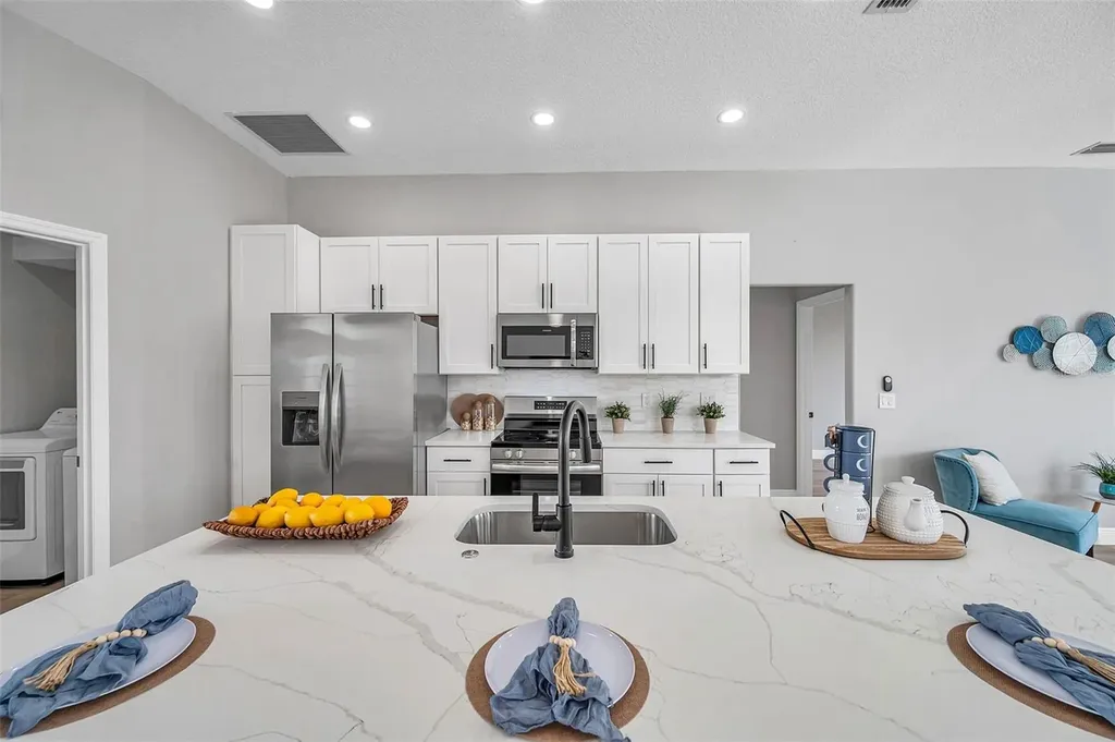 3720 72nd Avenue Circle E Sarasota FL 34243