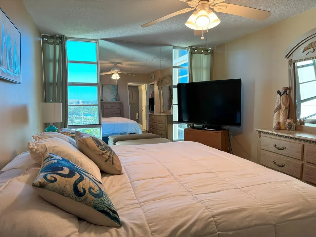 7400 Sun Island Drive S South Pasadena FL 33707