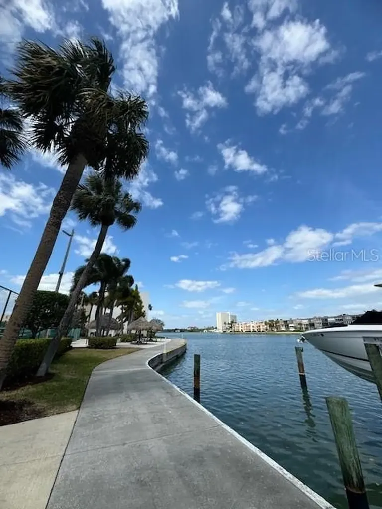 7400 Sun Island Drive S South Pasadena FL 33707