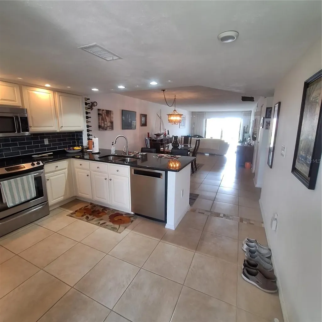 719 Pinellas Bayway S Tierra Verde FL 33715