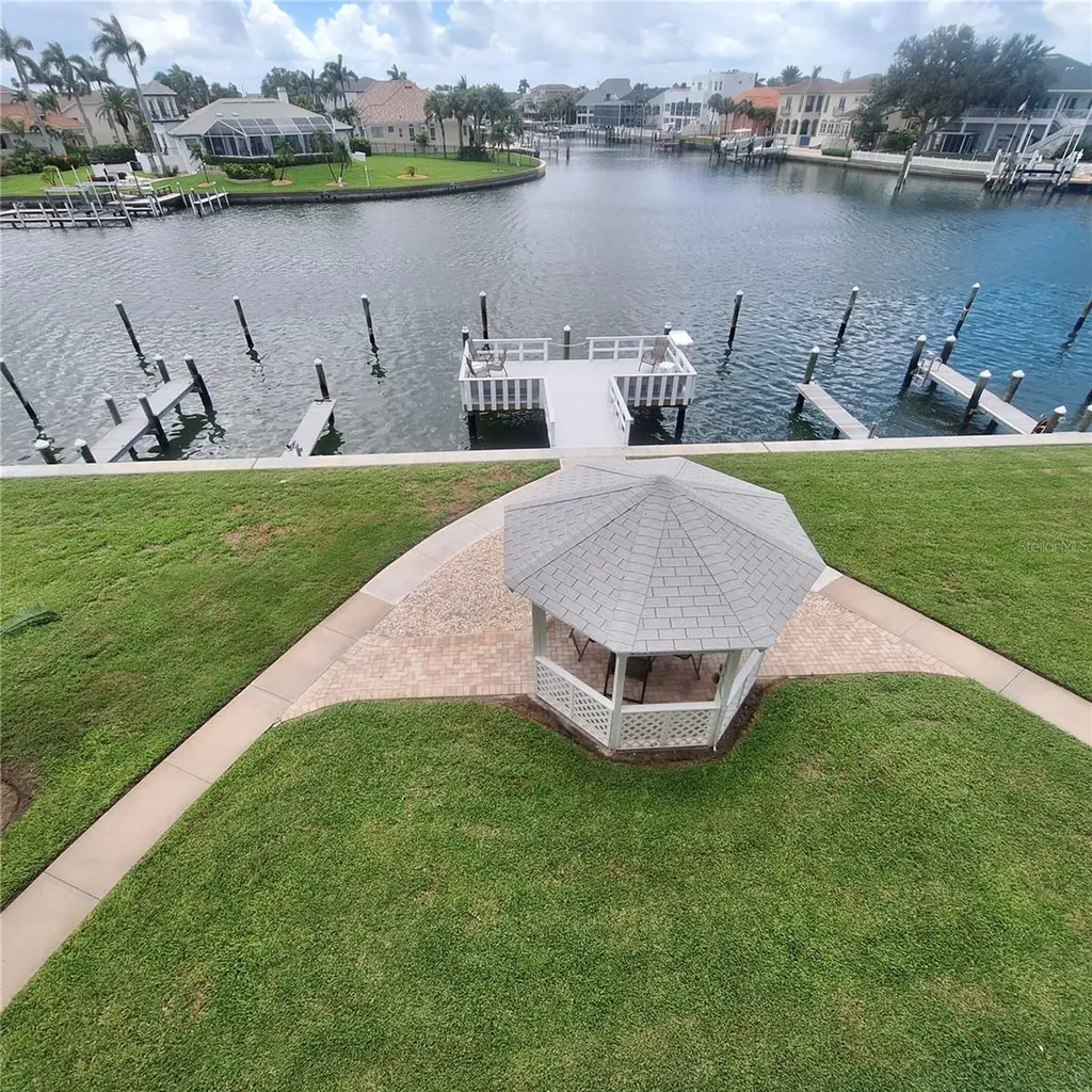 719 Pinellas Bayway S Tierra Verde FL 33715