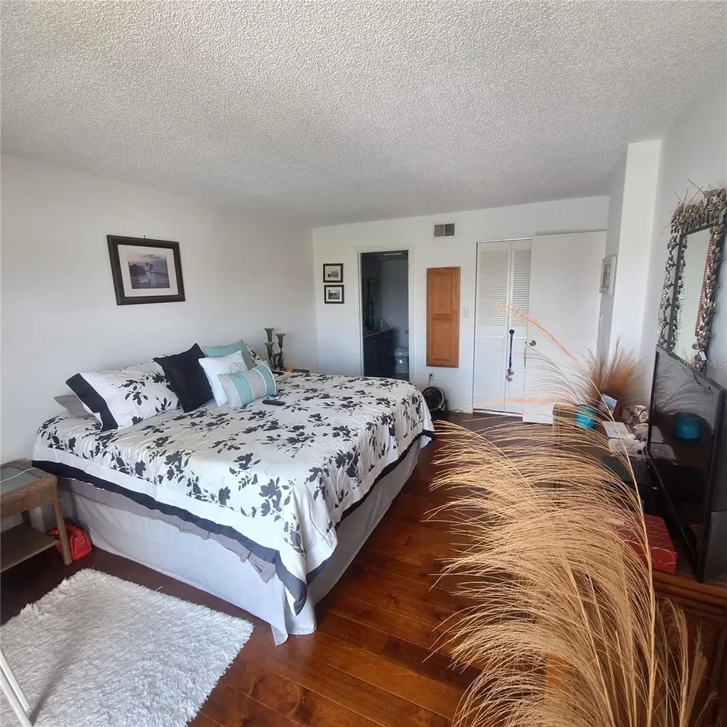 719 Pinellas Bayway S Tierra Verde FL 33715