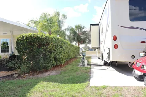 9573 SE 49th Terrace Webster FL 33597