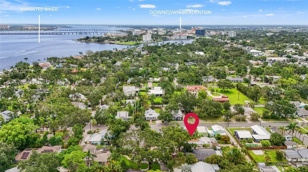 2705 2nd Avenue W Bradenton FL 34205