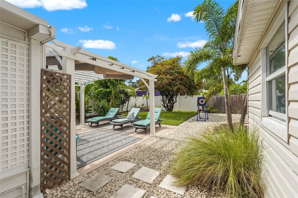 2705 2nd Avenue W Bradenton FL 34205