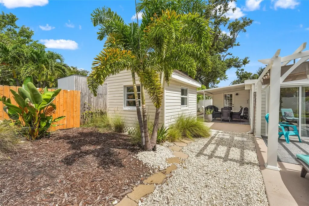 2705 2nd Avenue W Bradenton FL 34205