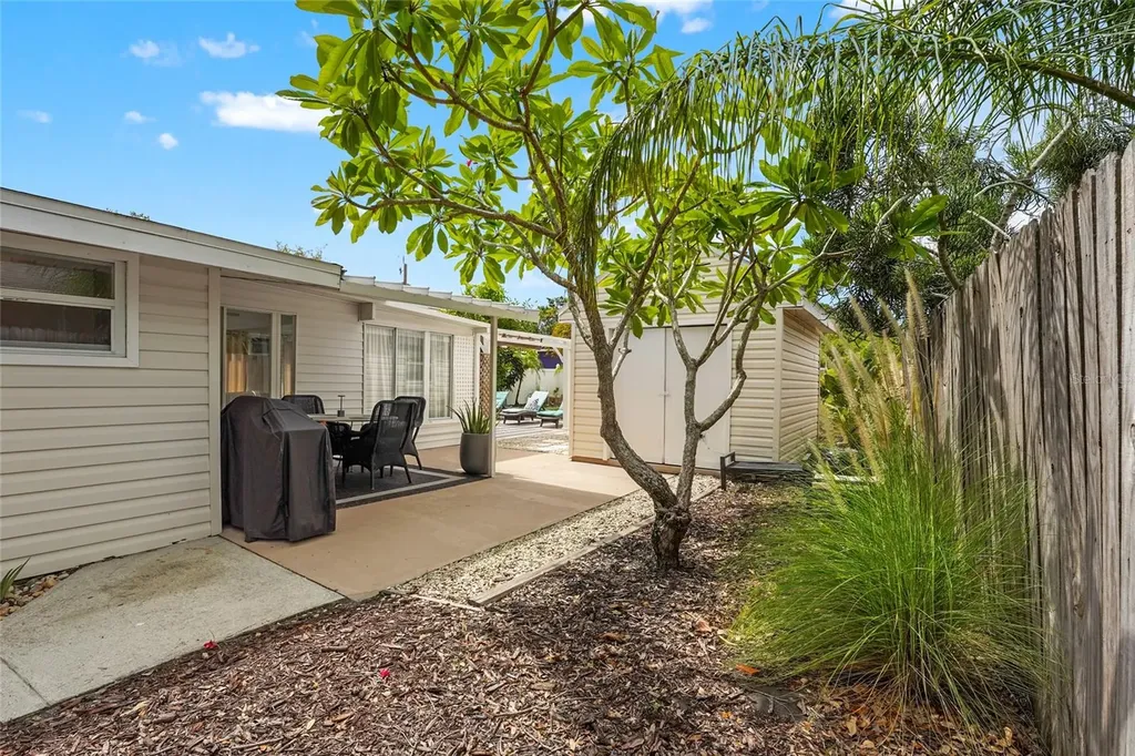2705 2nd Avenue W Bradenton FL 34205