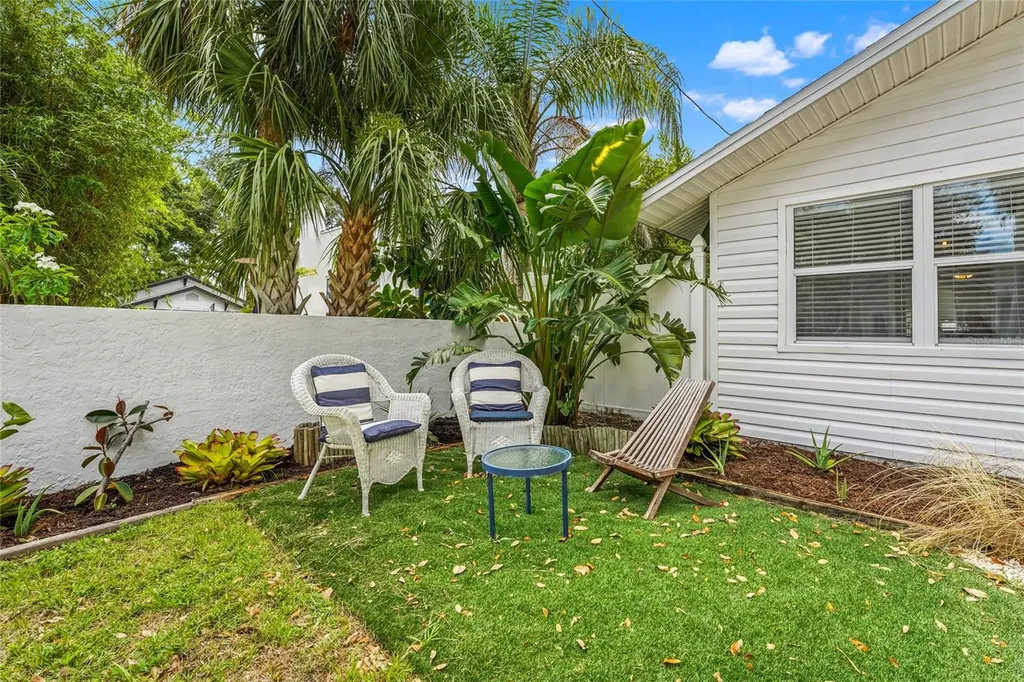 2705 2nd Avenue W Bradenton FL 34205