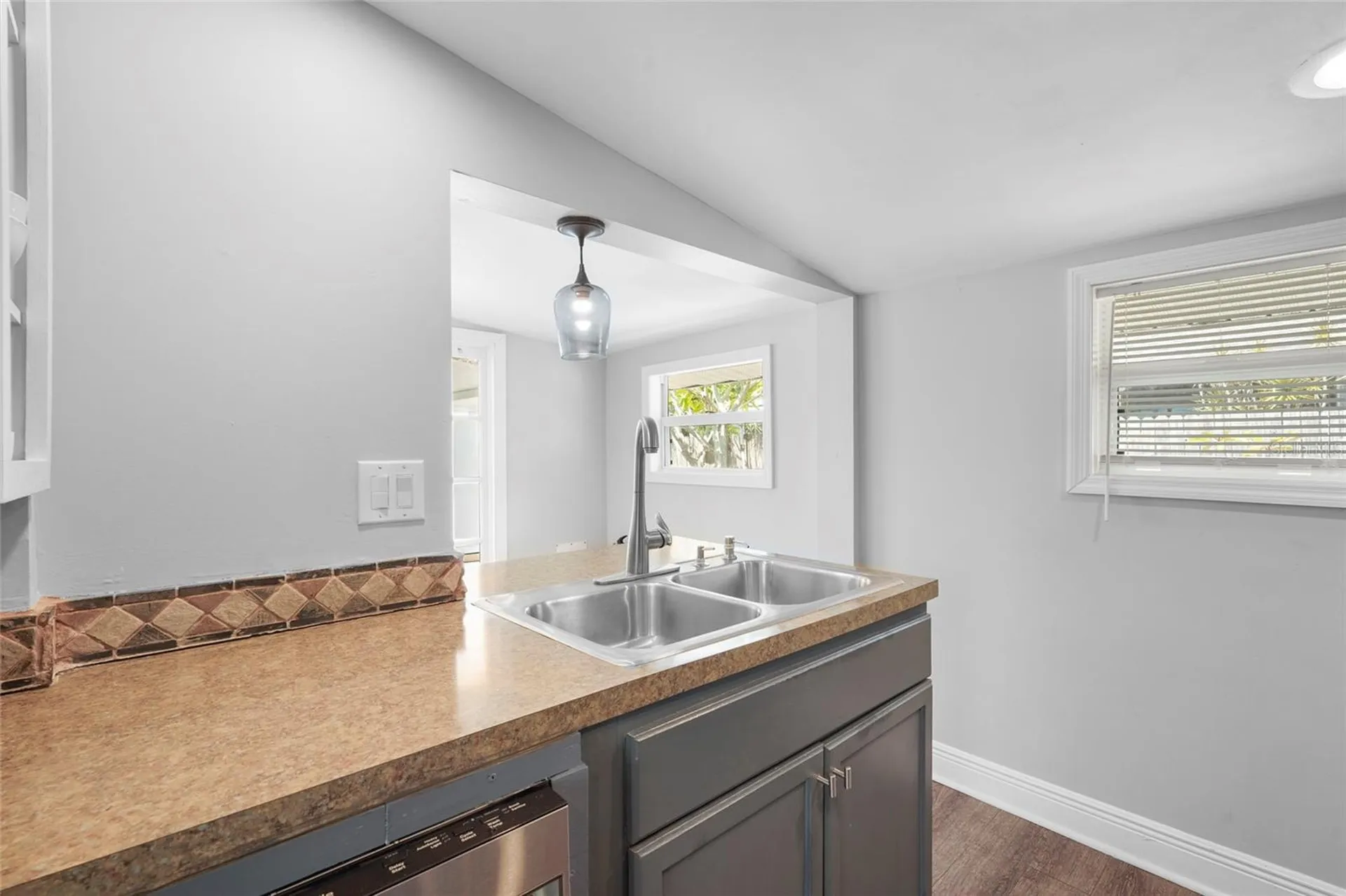 2705 2nd Avenue W Bradenton FL 34205