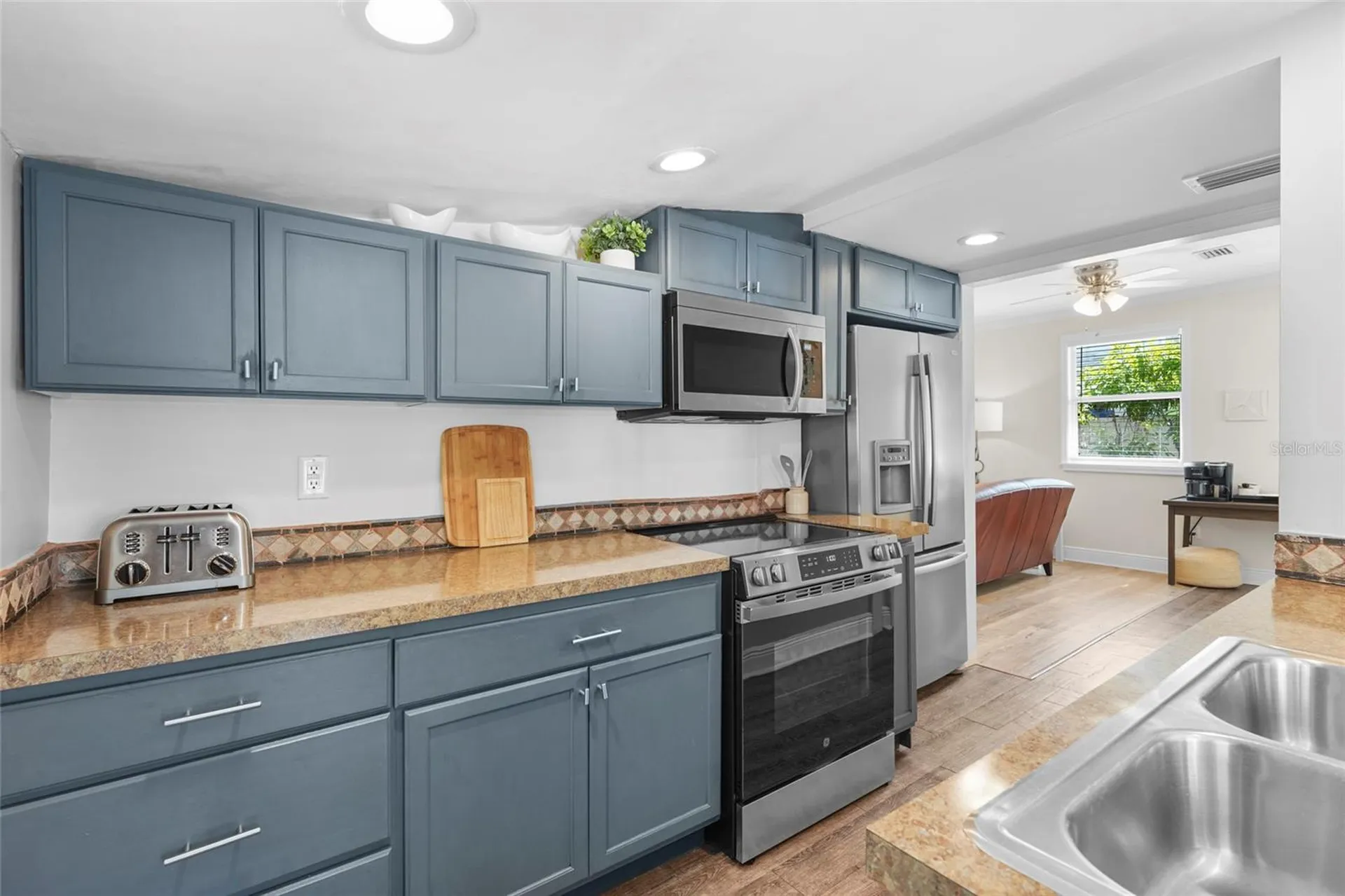 2705 2nd Avenue W Bradenton FL 34205