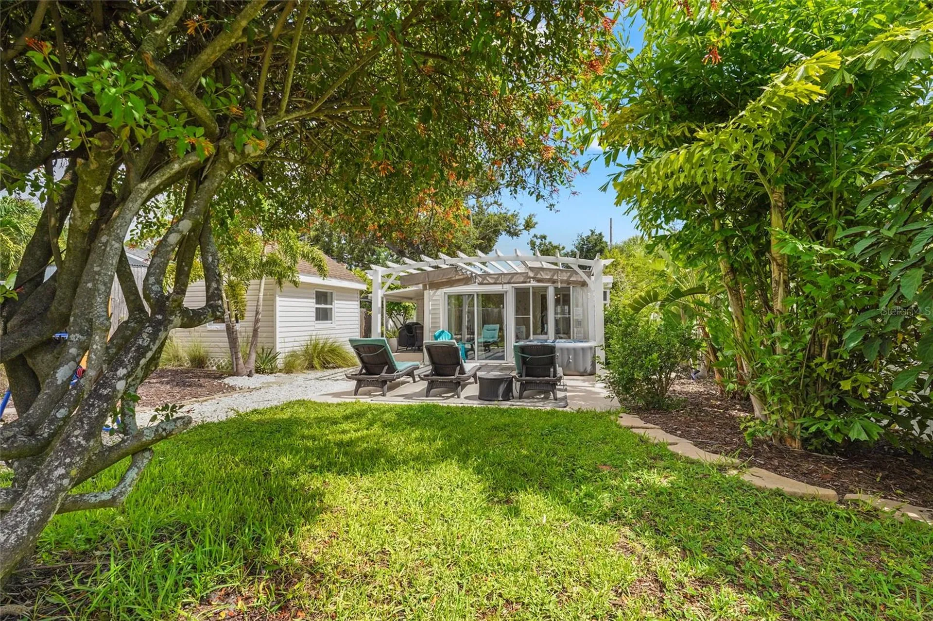 2705 2nd Avenue W Bradenton FL 34205