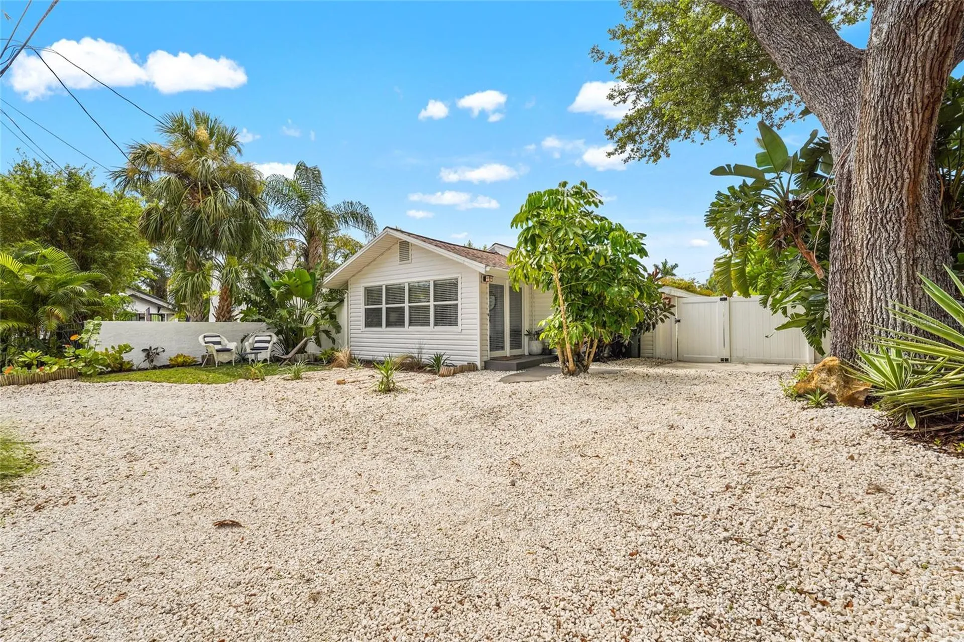 2705 2nd Avenue W Bradenton FL 34205