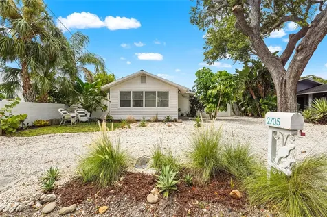 2705 2nd Avenue W Bradenton FL 34205