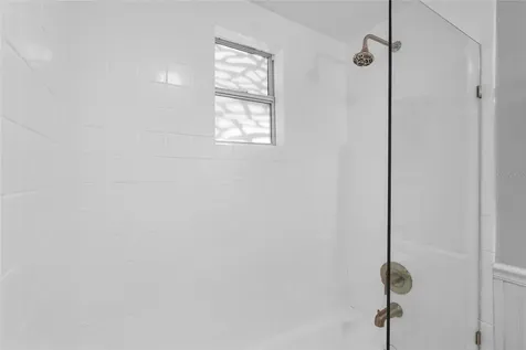 2705 2nd Avenue W Bradenton FL 34205