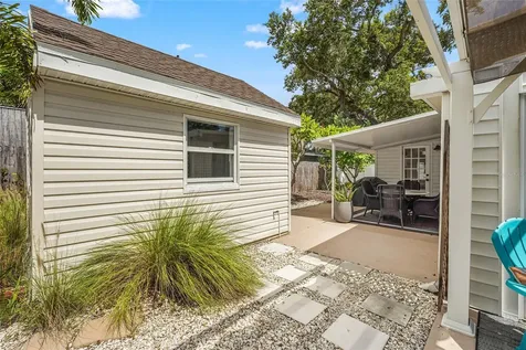 2705 2nd Avenue W Bradenton FL 34205