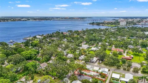 2705 2nd Avenue W Bradenton FL 34205