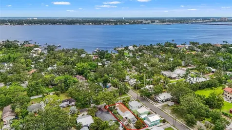 2705 2nd Avenue W Bradenton FL 34205