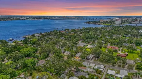2705 2nd Avenue W Bradenton FL 34205