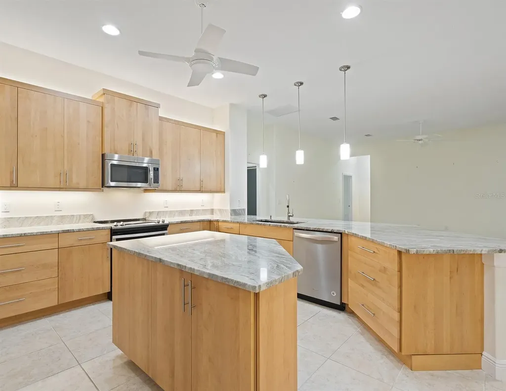 8348 Bridgeport Bay Circle Mount Dora FL 32757