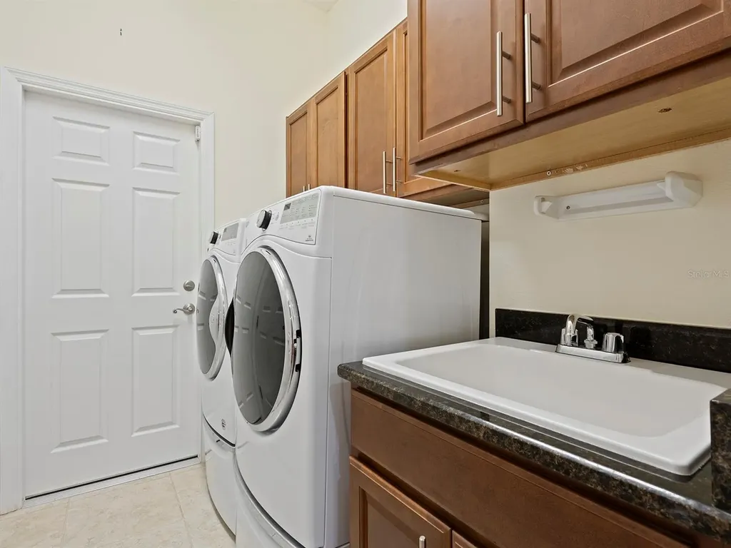 8348 Bridgeport Bay Circle Mount Dora FL 32757