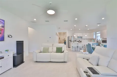 2948 Forest Meadow Avenue Valrico FL 33594