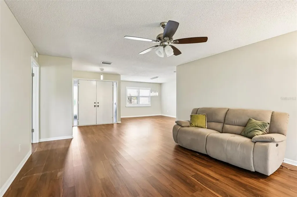 1812 New Bedford Drive Sun City Center FL 33573