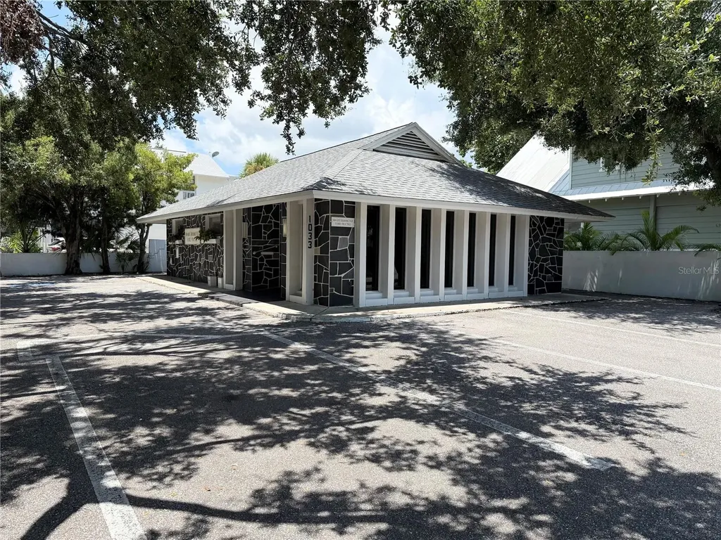 1033 7th Avenue N St Petersburg FL 33705