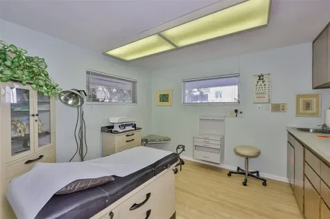 1033 7th Avenue N St Petersburg FL 33705